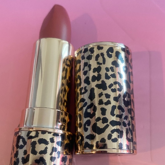Charlotte Tilbury Leopard Print Hot Lips Lipstick - Picture 4 of 5